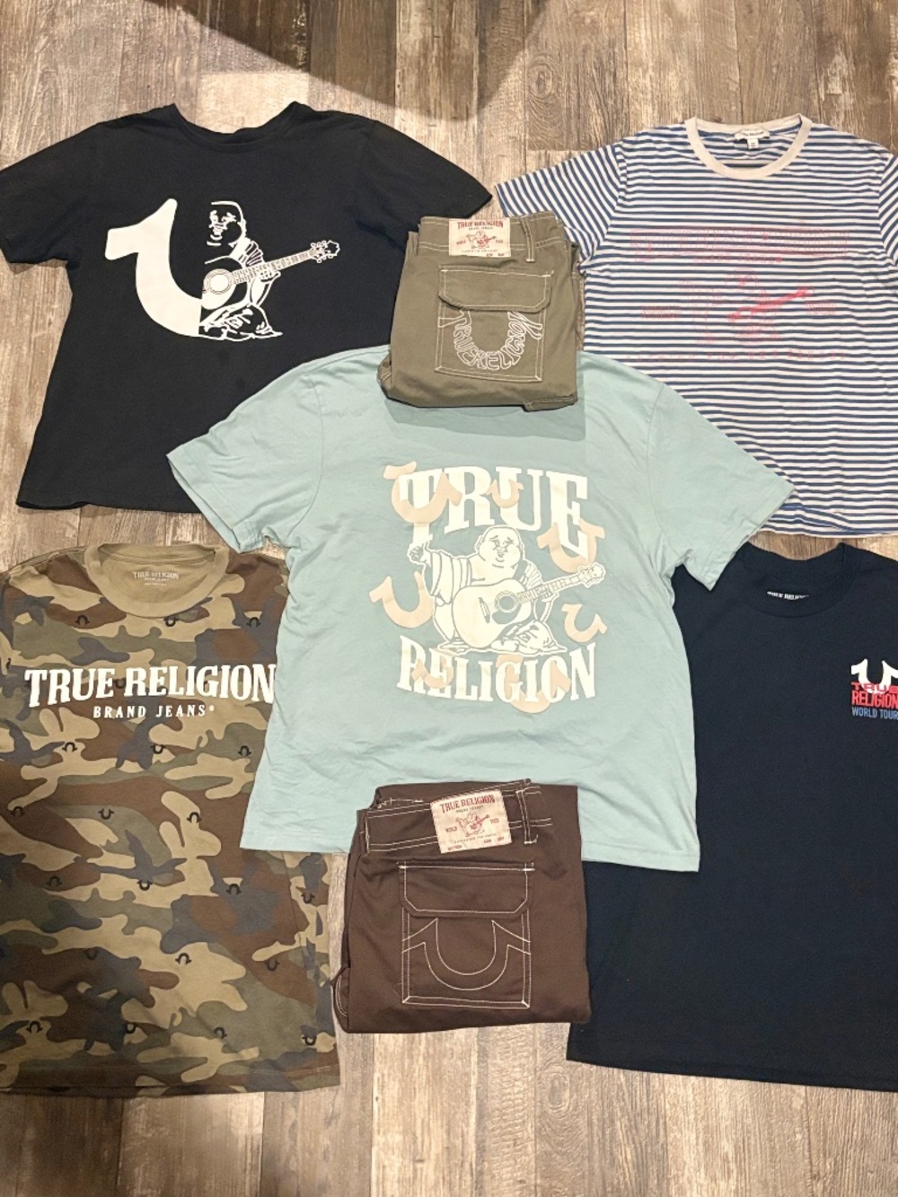 True Religions Men’s  Bundle 2 Cargo Pants + 5 Graphic Tee’s